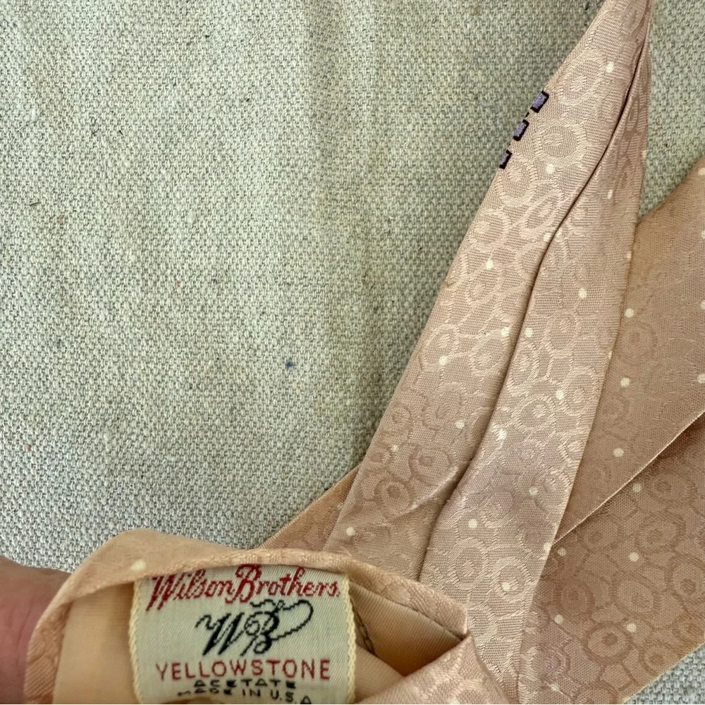 Vintage Wilson Brothers Yellowstone Blush Pink Geometric Print Neck Tie